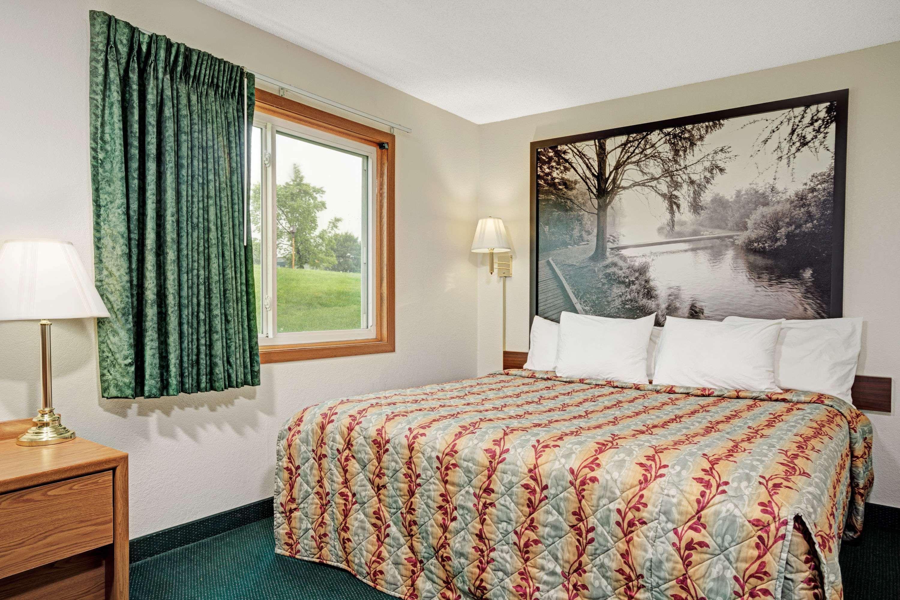 ซูเปอร์ 8 บาย วินด์แฮม โรเจอร์ส มินเนโซตา Hotel Rogers ภายนอก รูปภาพ